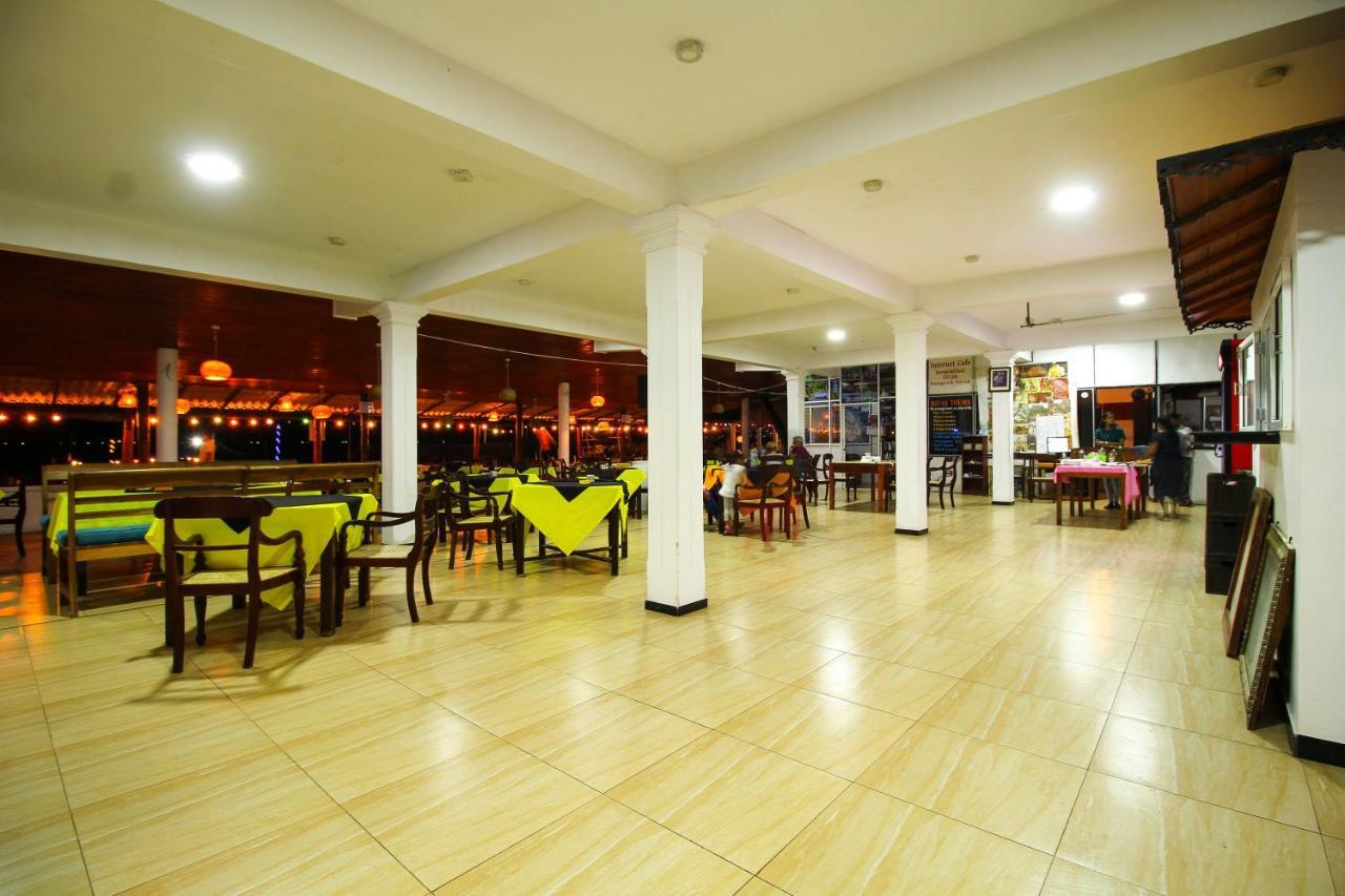 Ritas Hotel Hikkaduwa Ngoại thất bức ảnh